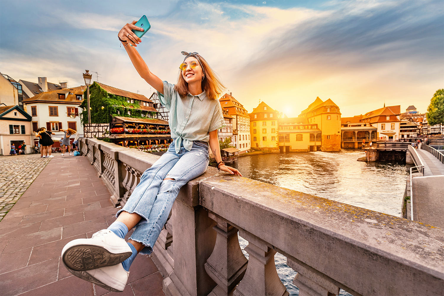 How to use an esim for Europe and stay connected throughout your journey